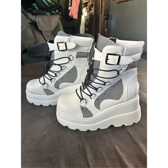 Elevated platform punk style, boots, stylish design combo zipper in the back net - Picture 7 of 16